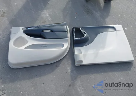 2016 Chrysler Town & Country Touring из США, поврежденный, VIN 2C4RC1BG4GR137988